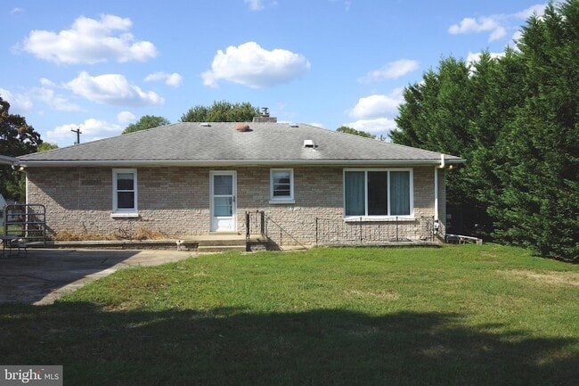 Building Photo - 7135 Bowers Rd