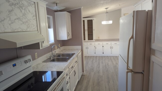 Building Photo - 121 Polopony Ct