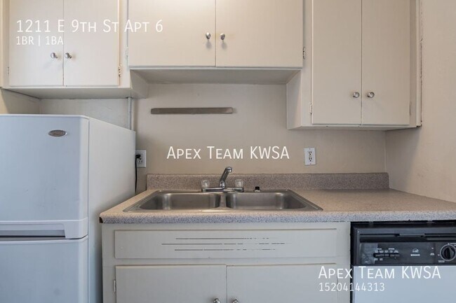 Building Photo - 1211 E 9th St