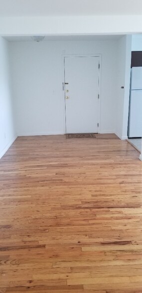 Building Photo - 401 US-22