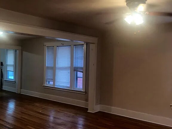 Building Photo - 122 Barton Ave