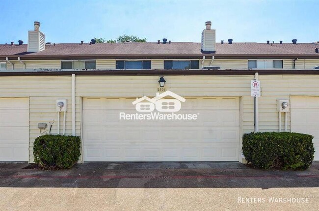 Building Photo - 2508 Bering Dr