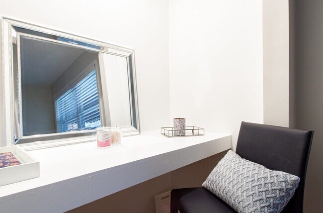 Building Photo - 601 N West St