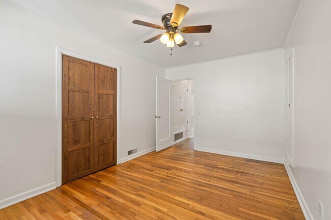 Building Photo - Amazing vintage 2-bdrm/2-bath Cully home—Giant garden, detached art studio, great location