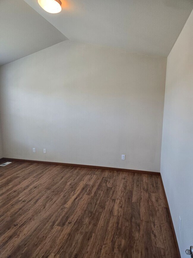 Building Photo - STATUS: HOLD- |R16| $2450