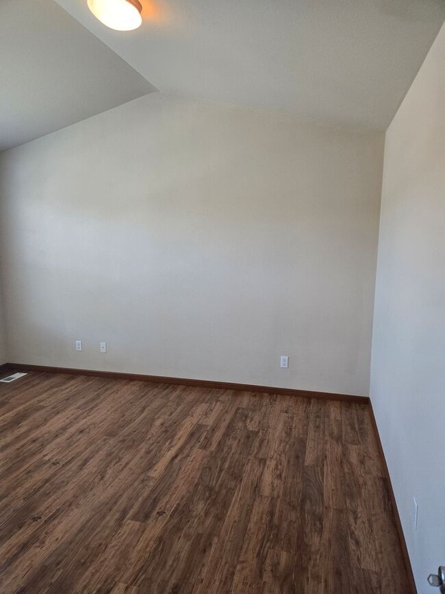 Building Photo - STATUS: PENDING APPLICATION- |R16| $2450