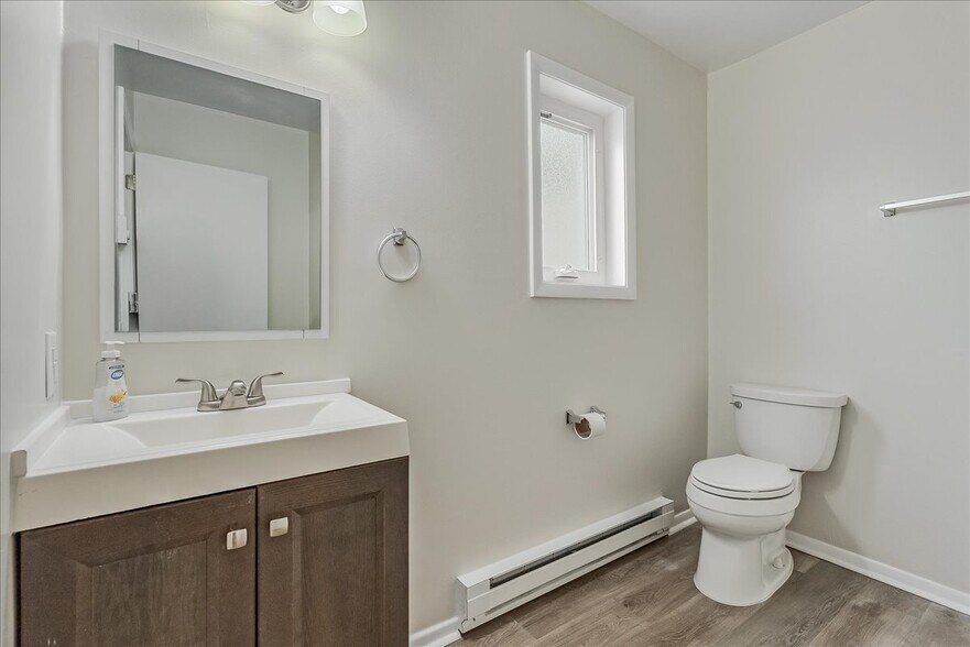 Bathroom - 16 US Highway 206