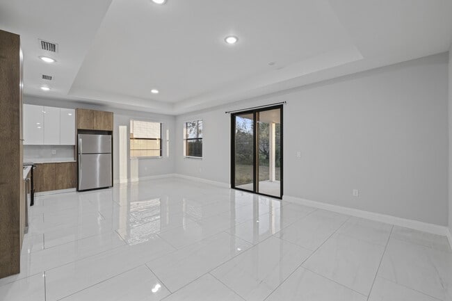 Building Photo - 2919 65th St W