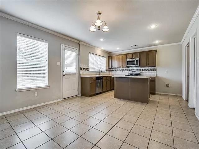 Building Photo - 10420 Matador Dr