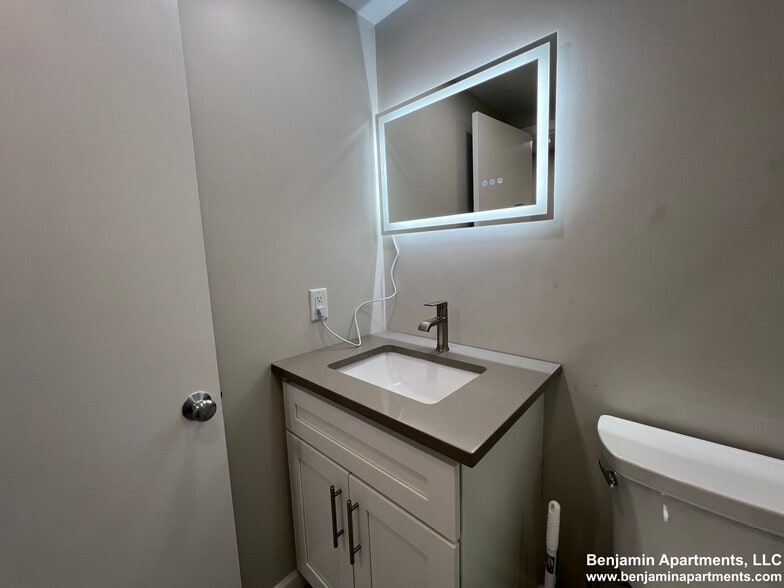 Building Photo - 1601 Washington St