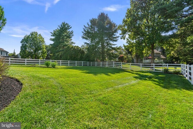 Building Photo - 4706 Bates Dr