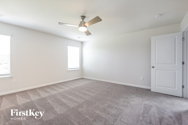 Building Photo - 404 Stonefence Dr