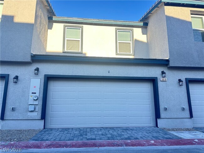Building Photo - 9918 Saffron Hls St