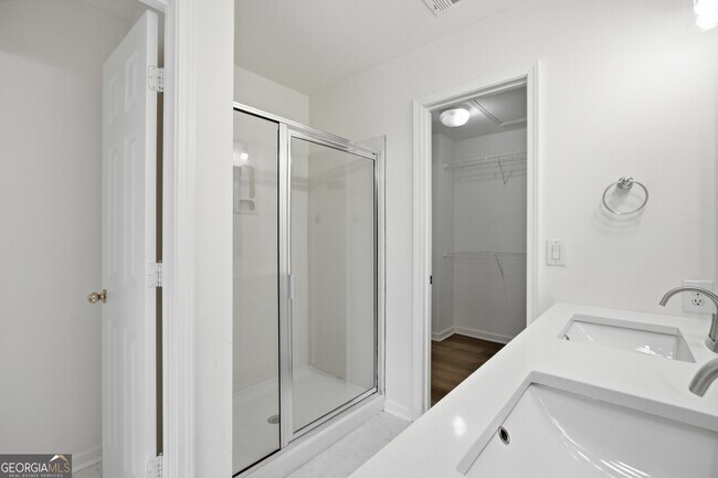 Building Photo - 10851 Alderwood Cove