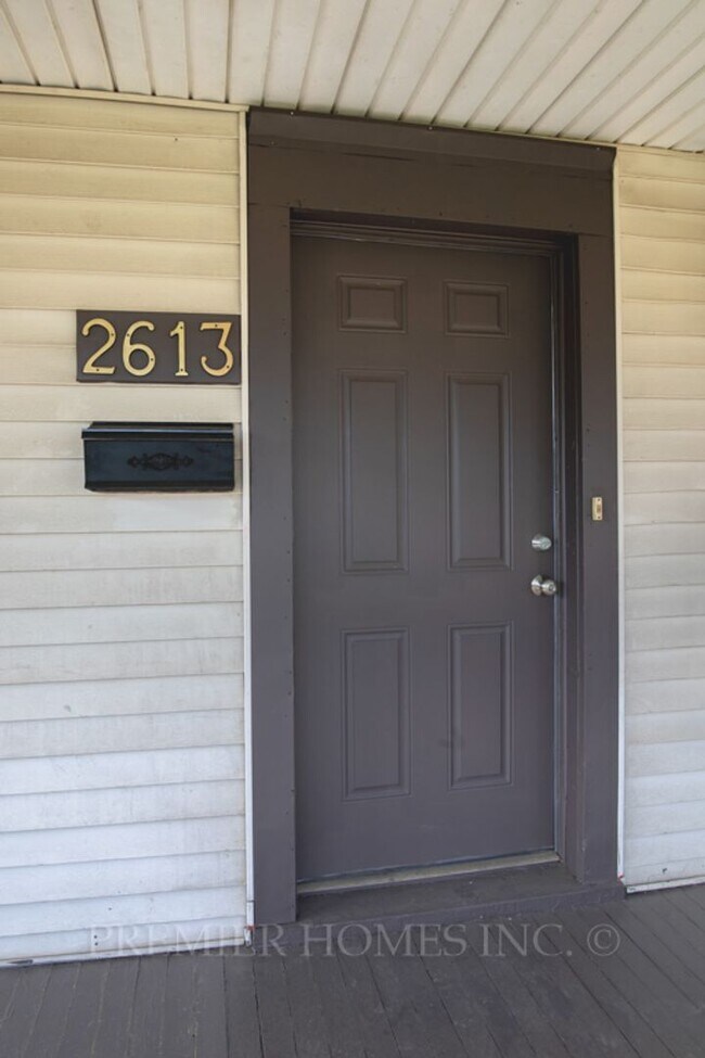 Building Photo - 3 Bedroom Home with Large Front Porch – $1,495/mo