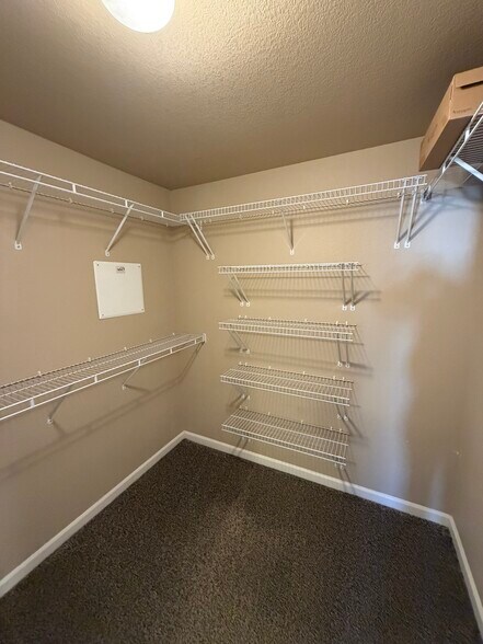 Building Photo - 7125 Ash Creek Hts