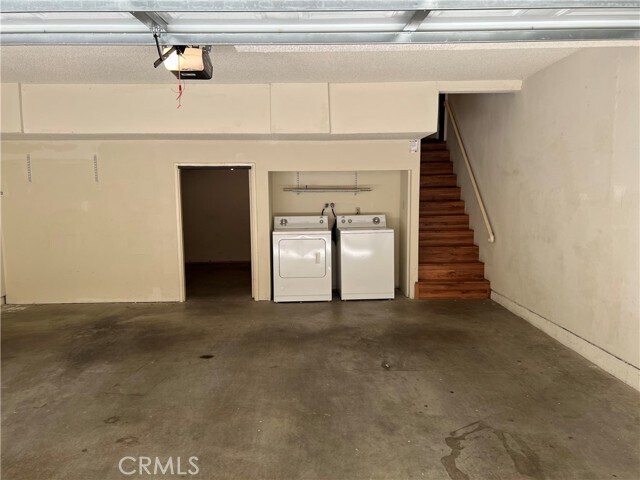 Building Photo - 102 S Sierra Madre Blvd