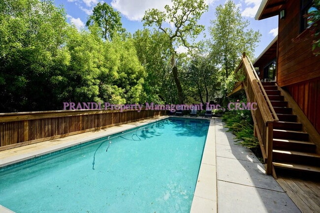 Building Photo - 22 Madrone Ct