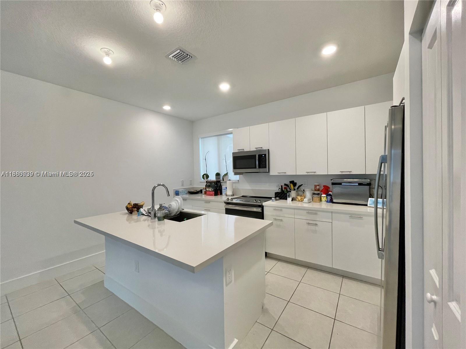 Building Photo - 4654 NW 83rd Pky
