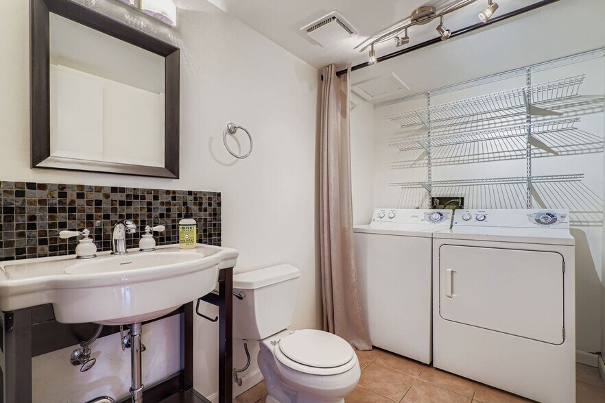 Building Photo - 3747 Talisman Pl