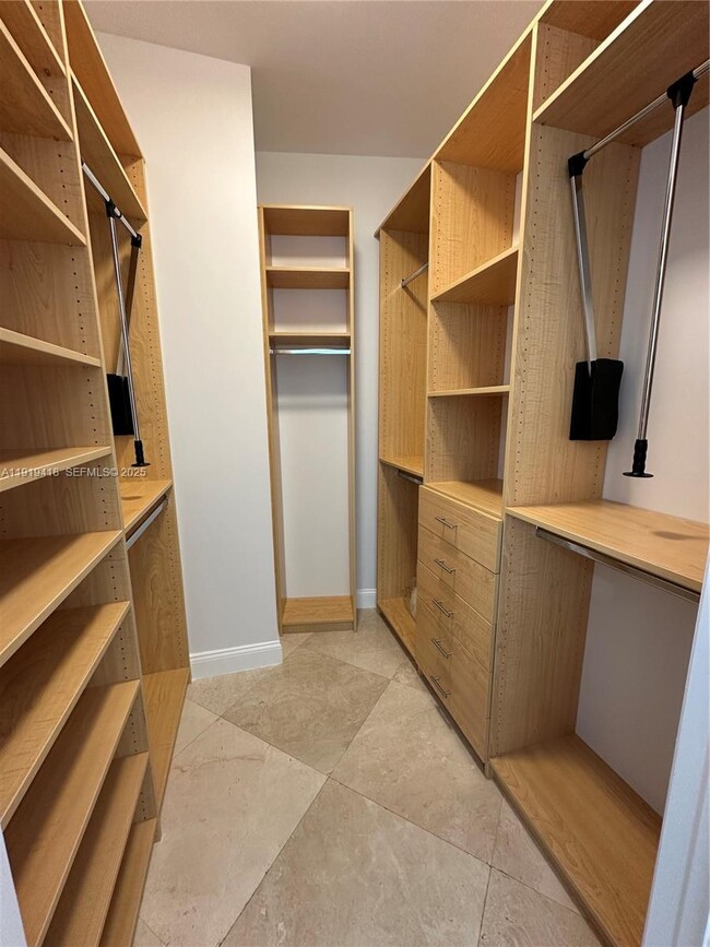 Building Photo - 16001 Collins Ave