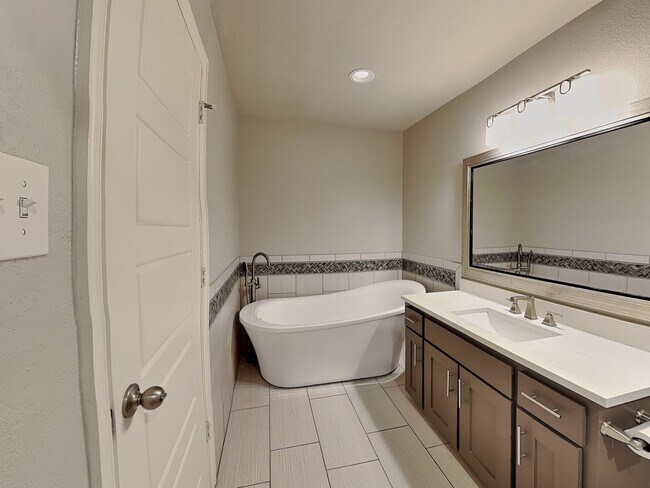 Building Photo - Come and see this gorgeous and completely remodeled home in highly desirable Frisco Heights area ...