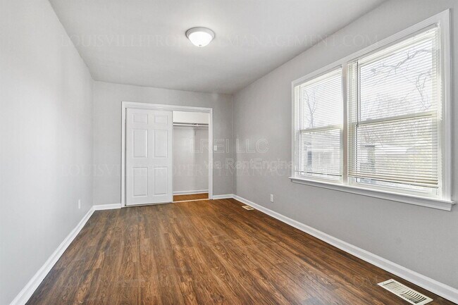 Building Photo - 4206 Laura Ave