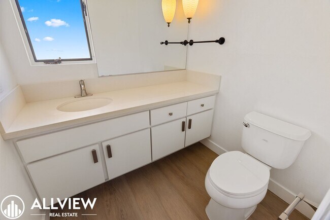 Building Photo - Recently Renovated Two-Story Home in Jasmi...