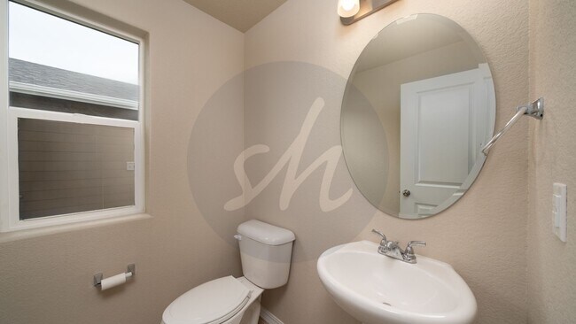 Building Photo - Expansive 3-Story New Build In Fountain