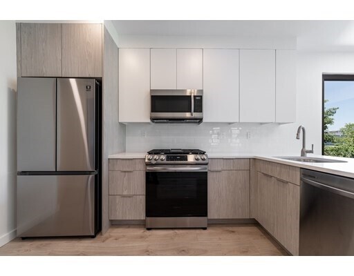 Building Photo - 76 Calumet St