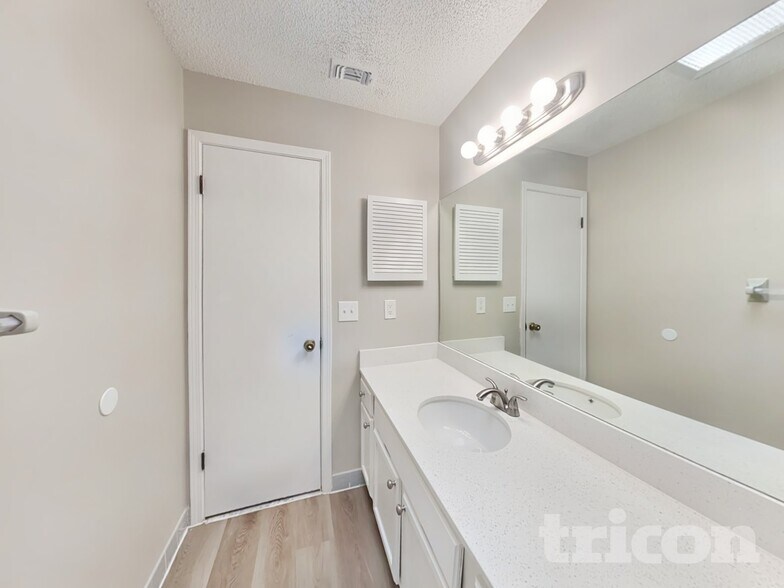Building Photo - 3121 Southwell Ct