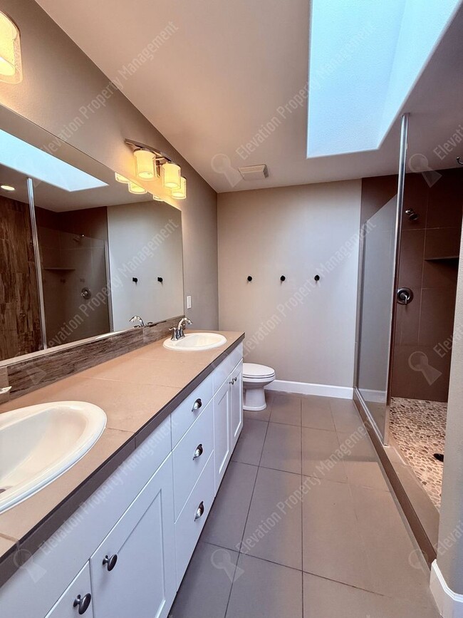 Building Photo - Modern 3 BR home in NE Bend near Orchard Park