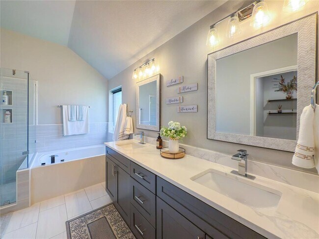 Building Photo - 2516 Spring Landing Dr