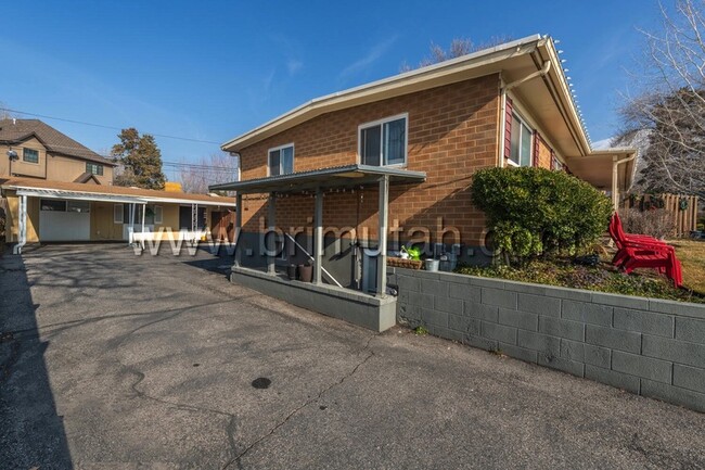 Building Photo - 1877 Osage Orange Ave S