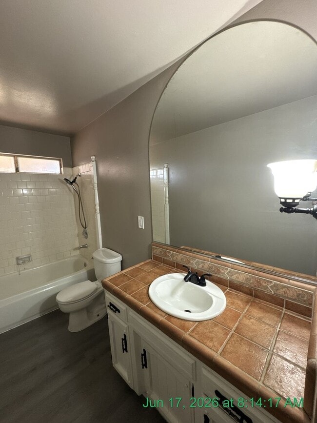 Building Photo - 2601 S Kloth Dr