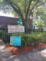 Building Photo - Village at Baytown