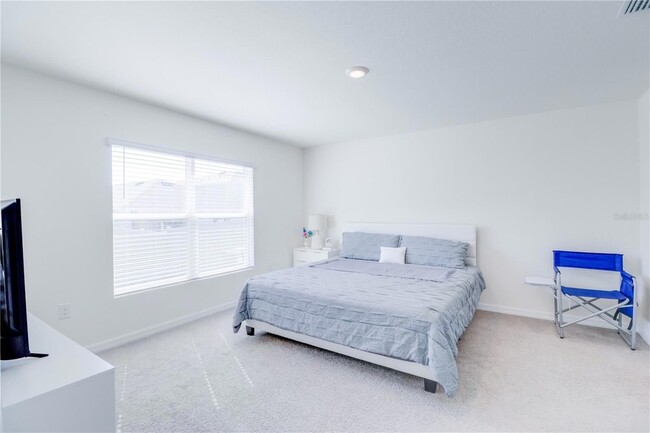 Building Photo - 8695 SW 46th Ave