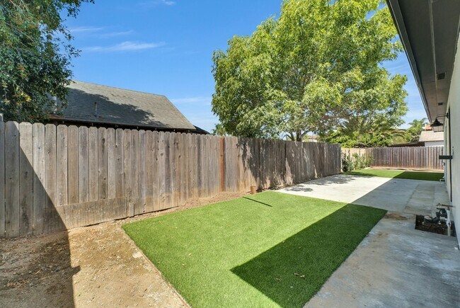 Building Photo - 18425 Patterson Ln