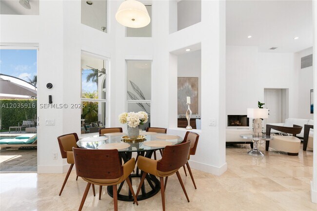 Building Photo - 954 Sanibel Dr