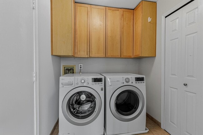 Building Photo - 1646 Stowe Rd