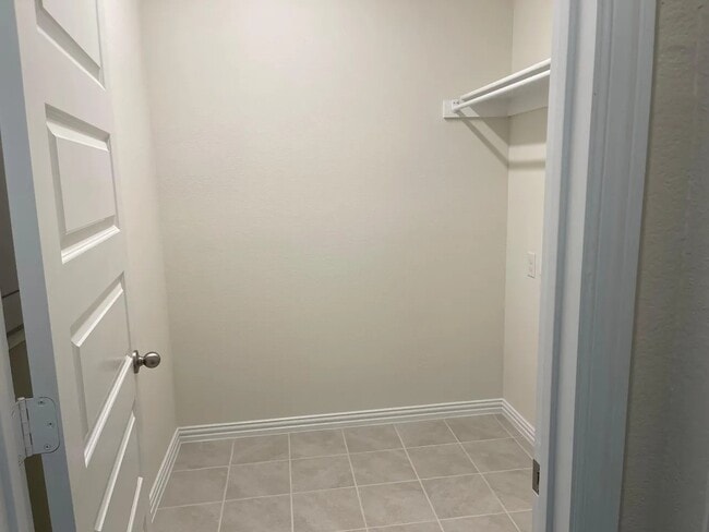 Building Photo - 5405 Fairdale Dr