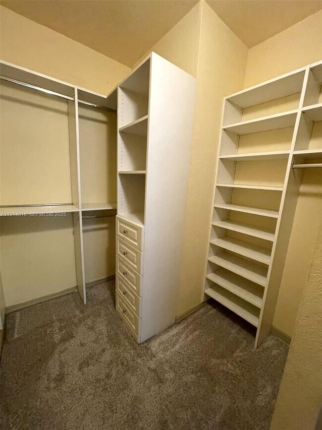 Building Photo - 6584 W Sample Rd