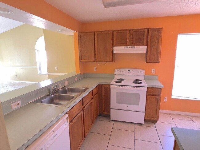 Building Photo - Move in Ready home in Kissimmee