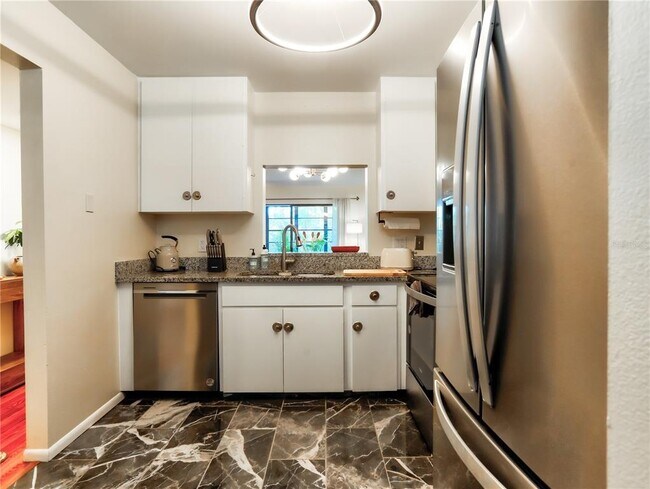 Building Photo - 322 Timber Lake Dr