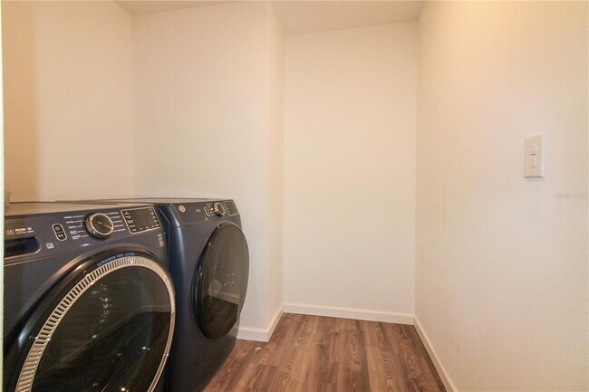 Building Photo - 10276 N Spaulding Dr