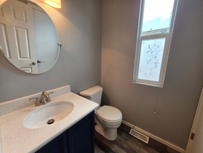 Building Photo - Stunning 3 Bed 3 Bath Home Near Stetson Hills!!