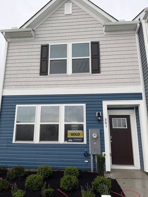 Building Photo - 561 Norwood Dr