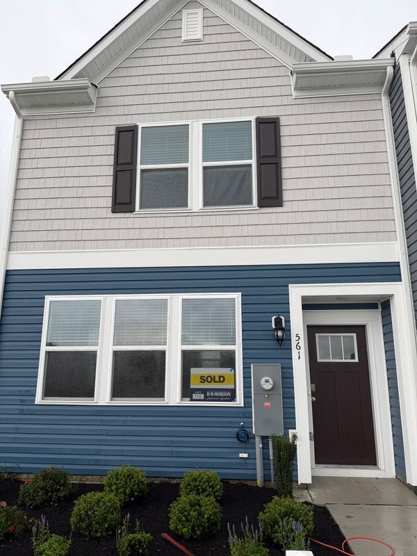 Building Photo - 561 Norwood Dr