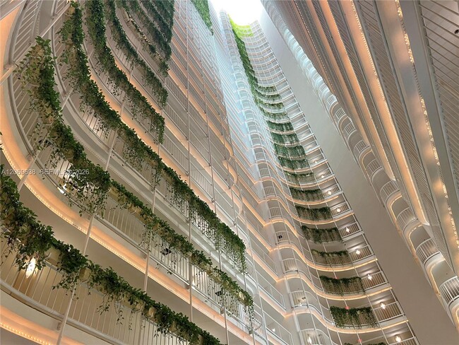 Building Photo - 1717 N Bayshore Dr