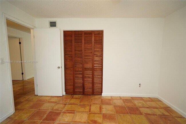 Building Photo - 15402 SW 85th Terrace